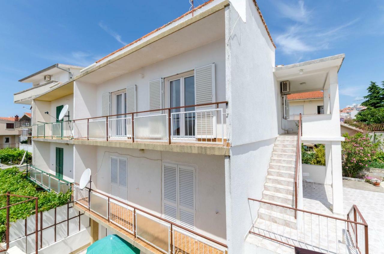 Apartments Visnja Primosten Exterior photo